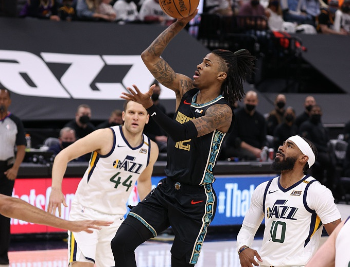  艾顿20篮板太阳防守制胜爵士  