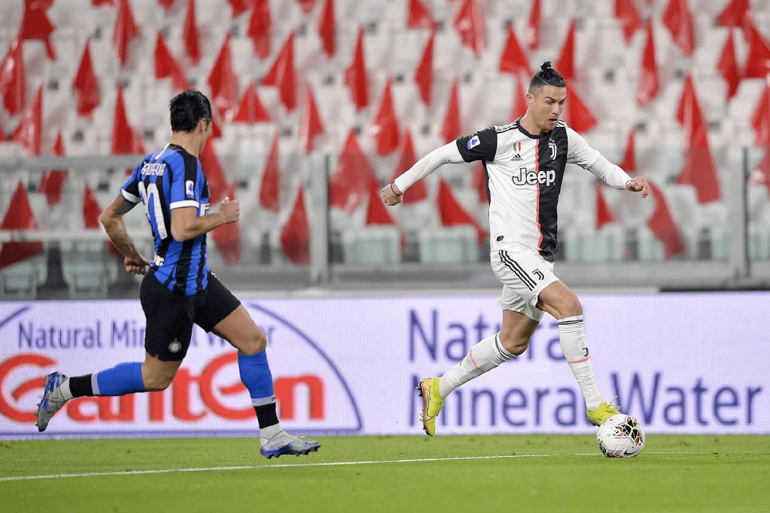  因西涅里程碑之战,助攻帽子戏耍国米  